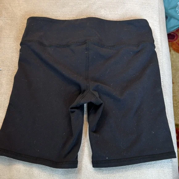 Alo Yoga Airbrush High-Waist Biker Short - Picture 8 of 9